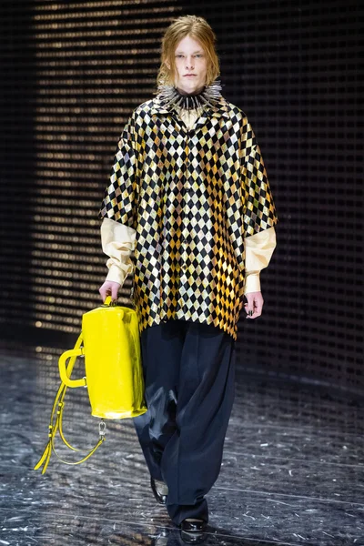 Look 57